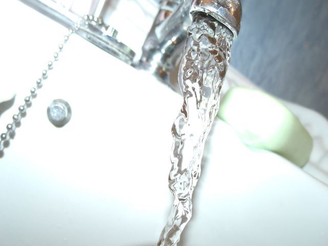 ガラス容器活用法：おしゃれで環境に優しい収納術